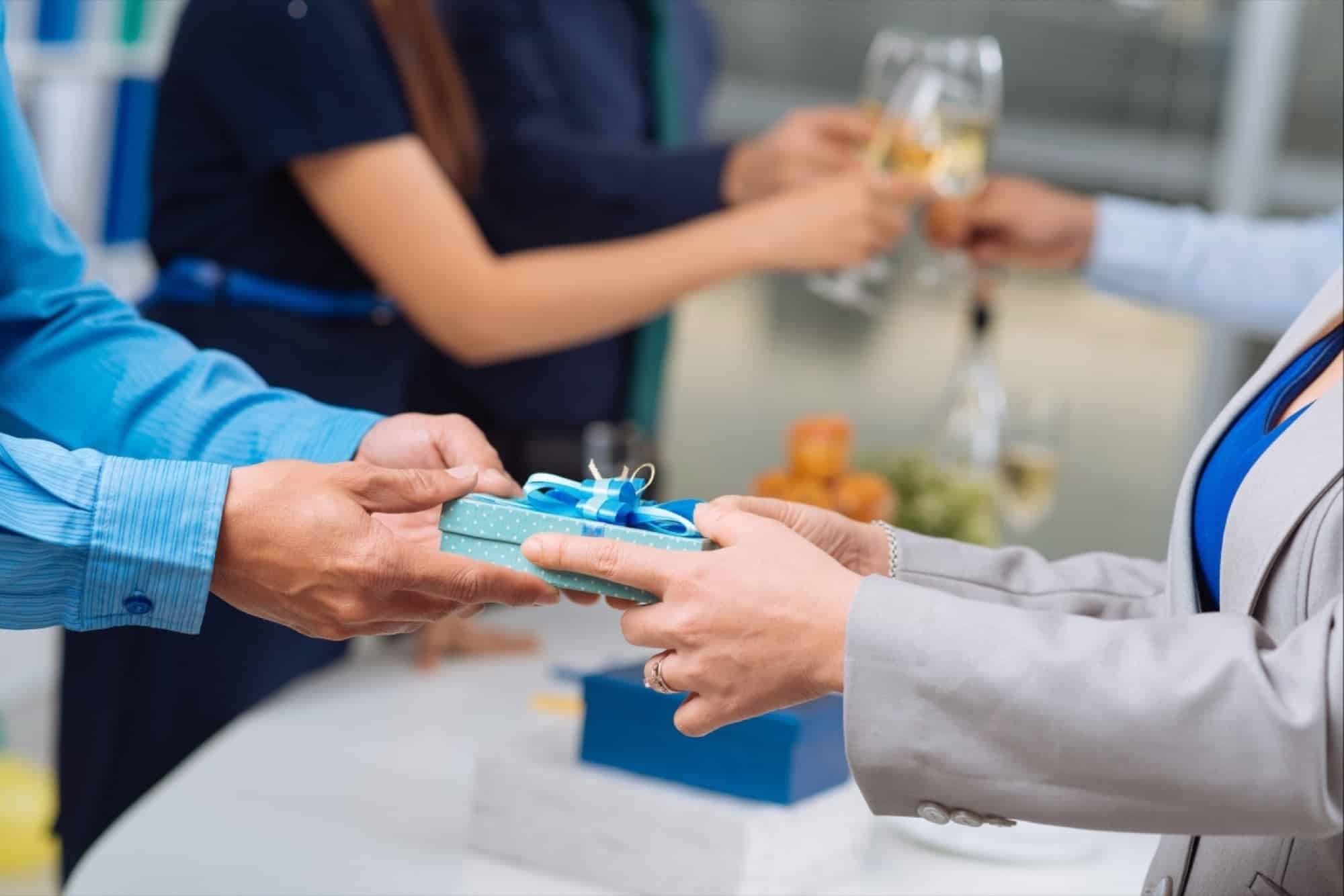 Why giving gifts to employee is important?